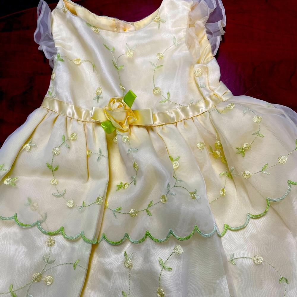 Pretty yellow 24 mo toddler dress